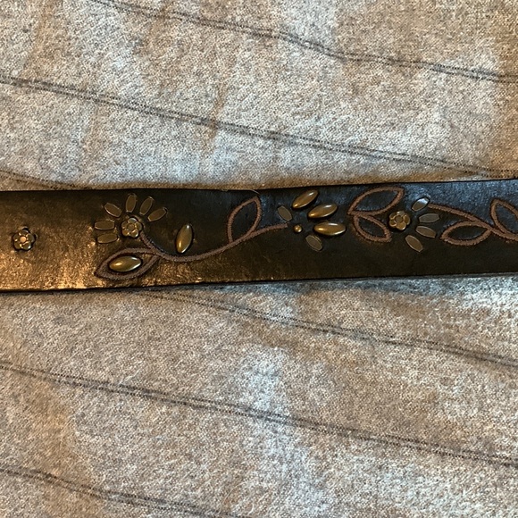 Fossil Belt - leather, brass and embroidered - Picture 3 of 7